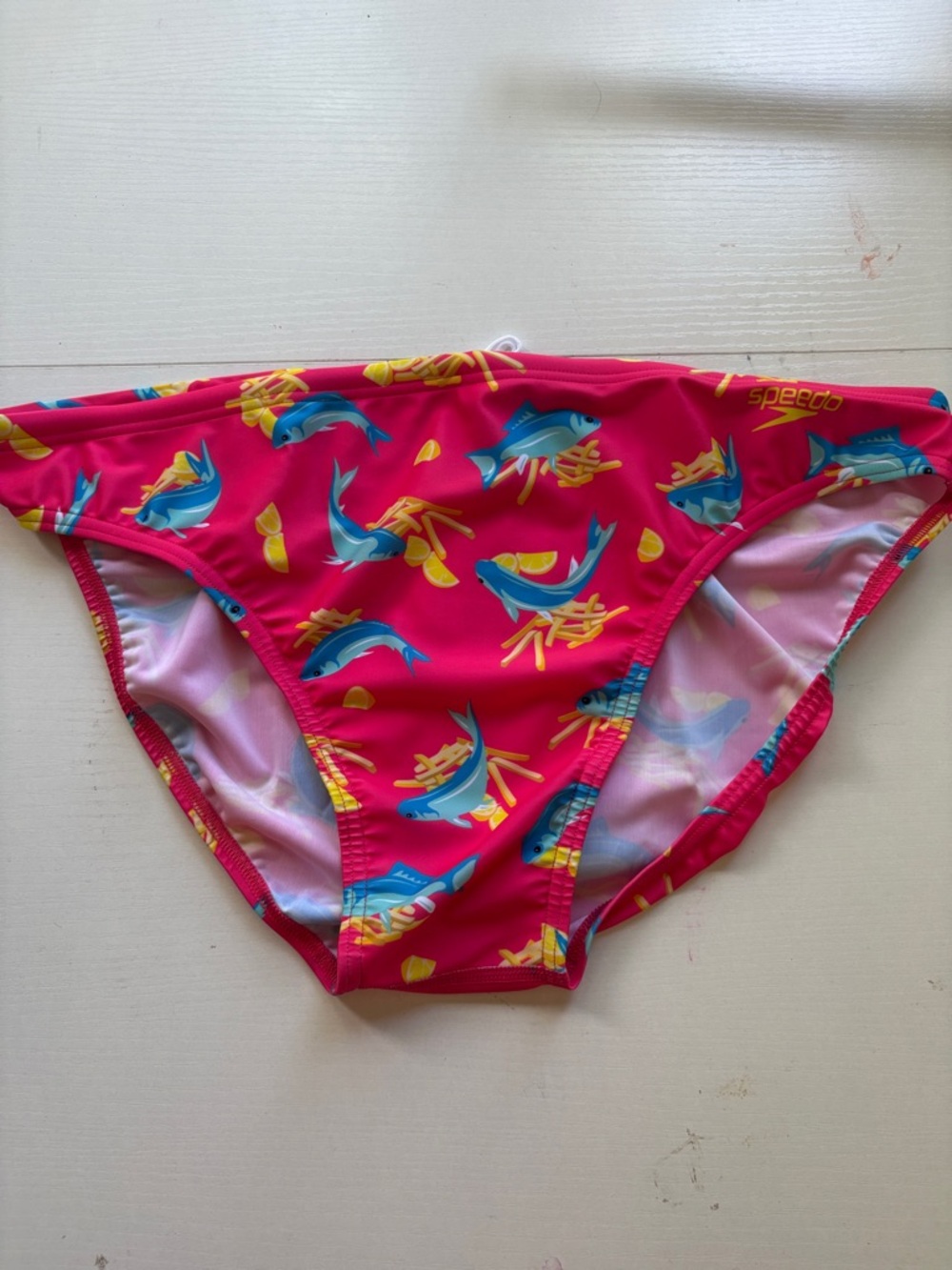 NWT Speedo Mens Bright Pink With Fish  & Yellow French Fry Swim Briefs size 40